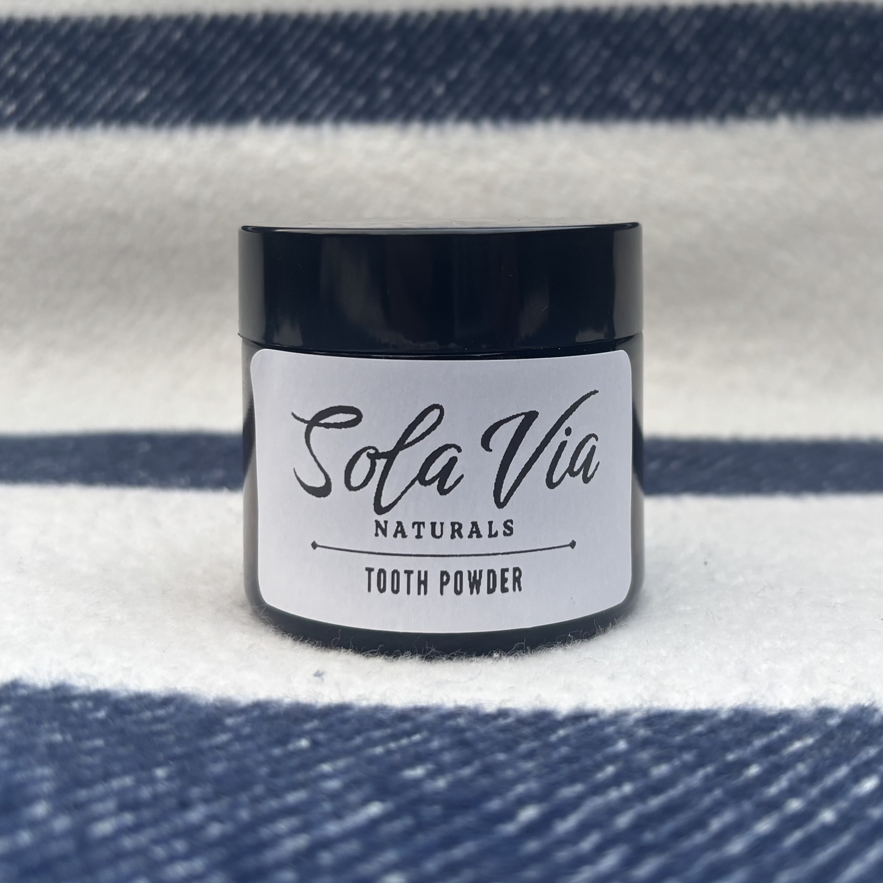 Peppermint tooth powder